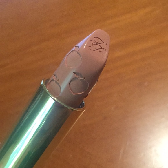 Too Faced Peach 🍑 Kiss Lipstick 👄 - Picture 4 of 8